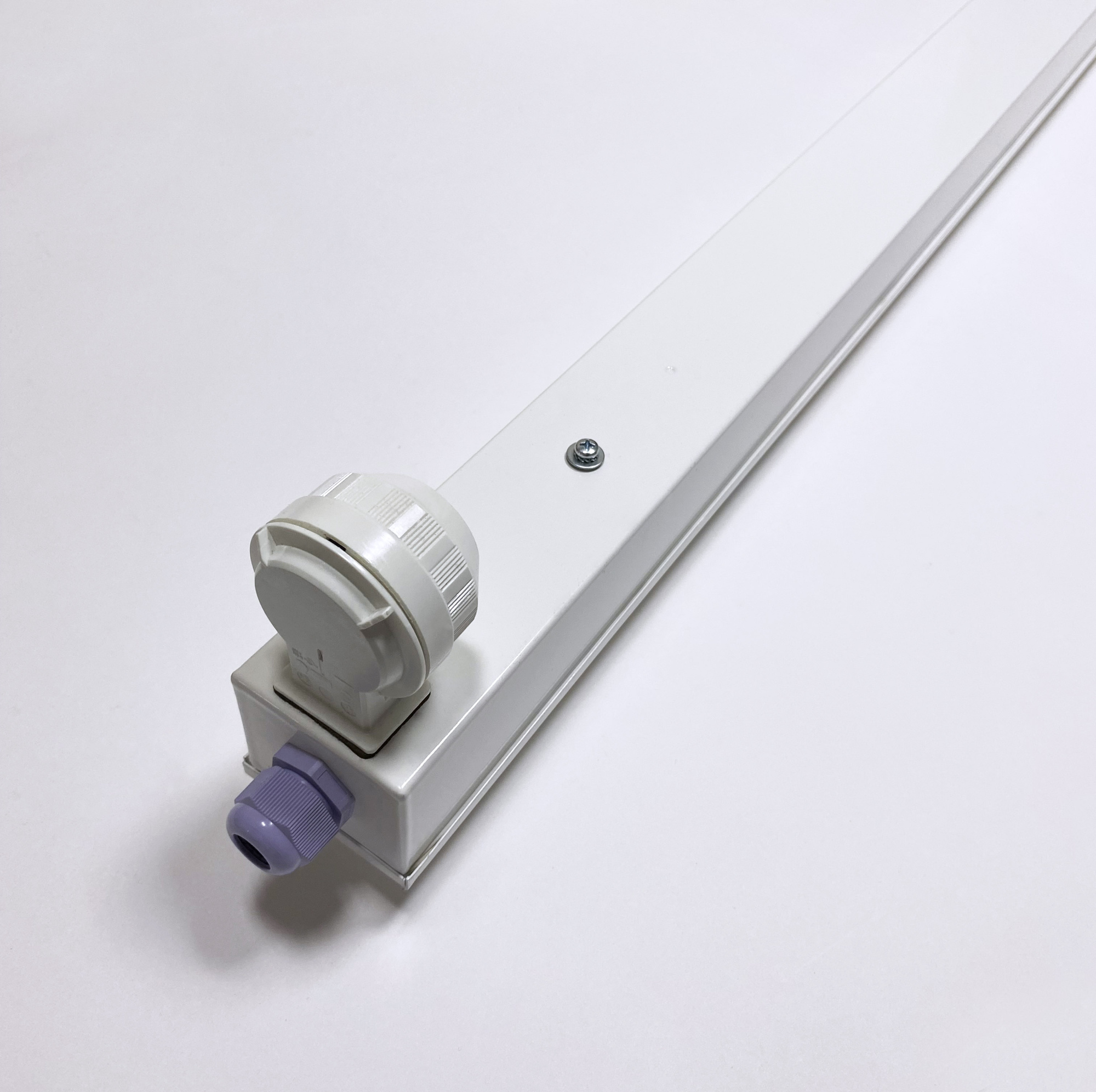 Корпус светильника (облучателя) Zercale КСН-06-Т8-900-IP65 для ультрафиолетовых (УФ-А, УФ-В, УФ-С) ламп G13, 900мм